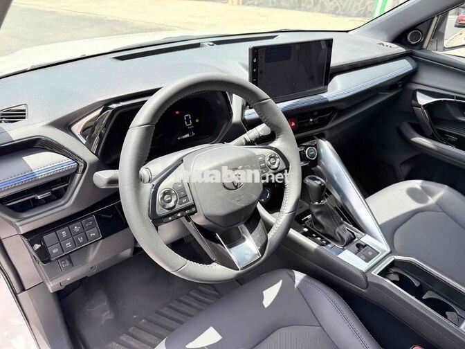 Yaris Cross HEV 2025 180tr nhận xe