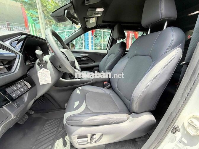 Yaris Cross HEV 2025 180tr nhận xe