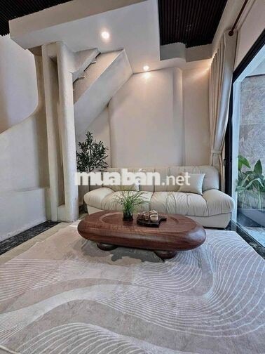 cần bán nhà trung tâm sát mặt tiền - hướng nam