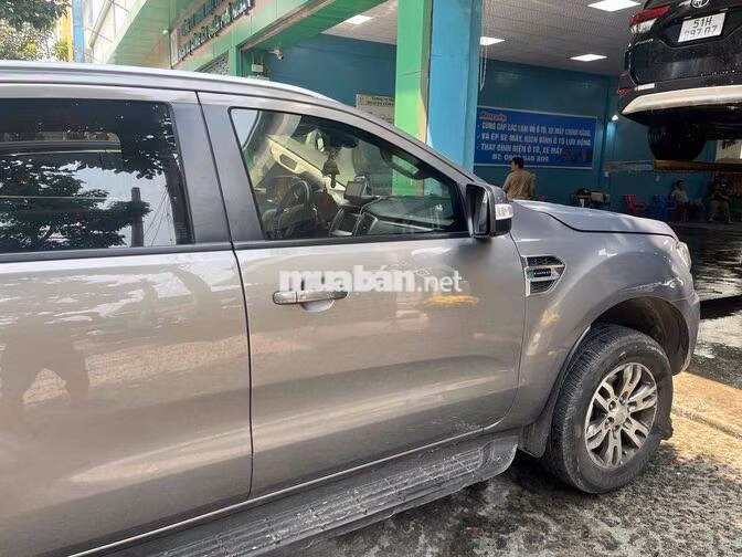 Ford Everest 2018 SUV Xám 7 chỗ 121.875 km