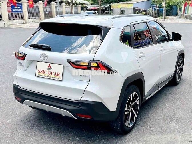 Yaris Cross HEV 2025 180tr nhận xe