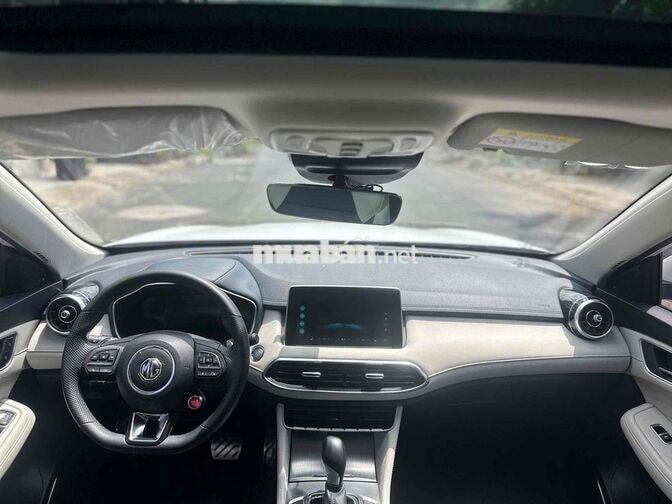MG HS LUX 2024 Trắng 4.000 km Thái Lan