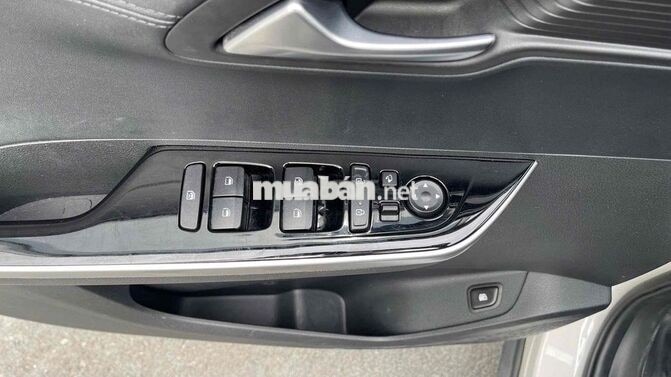Hyundai Custin 1.5 Tiêu Chuẩn 2024 Trắng 29.000 km