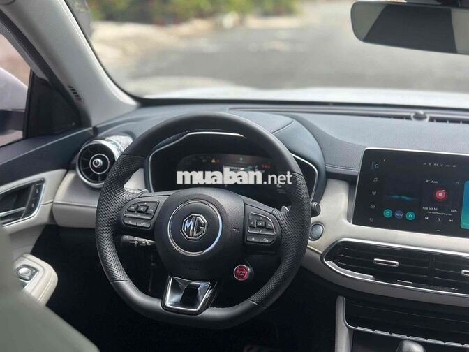 MG HS LUX 2024 Trắng 4.000 km Thái Lan