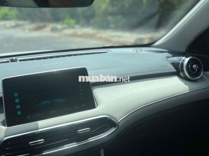MG HS LUX 2024 Trắng 4.000 km Thái Lan