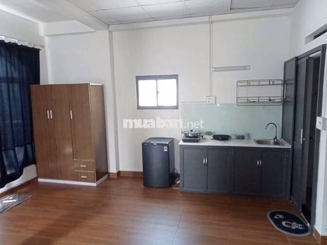 PHÒNG LỚN, MỚI, ĐẸP, NỘI THẤT CAO CẤP, CÓ BANCONG, VIEU ĐẸP, GIỜ TỰ DO