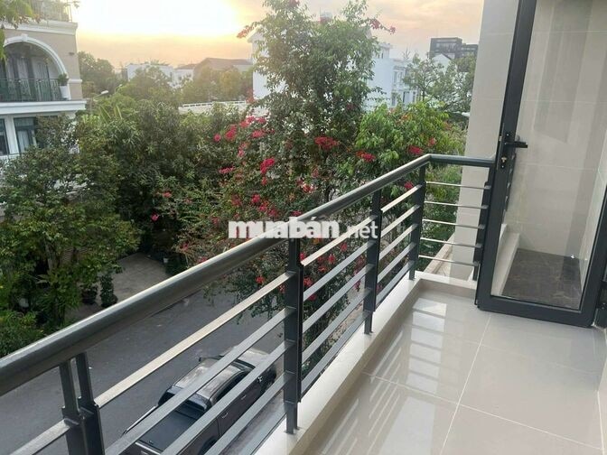 Cần tìm nữ ở ghép tại khu dân cư Conic