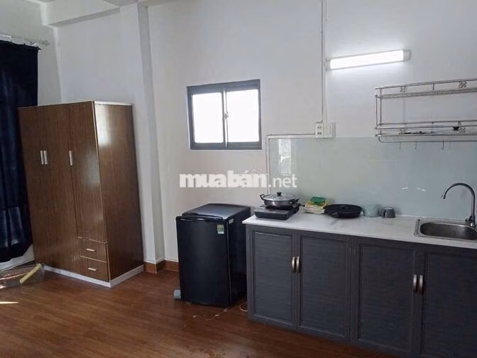PHÒNG LỚN, MỚI, ĐẸP, NỘI THẤT CAO CẤP, CÓ BANCONG, VIEU ĐẸP, GIỜ TỰ DO