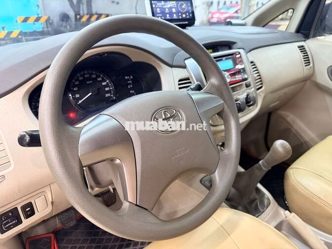 Toyota Innova E 2014 Số sàn Bạc 100.000 km