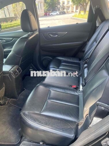 Nissan X-Trail Pre SL 2018 Đen 7 chỗ