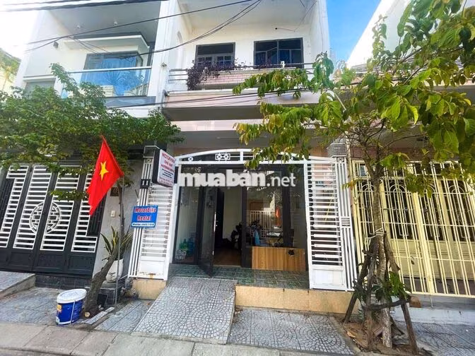 1 phòng ngủ ban công trước, bao điện nước