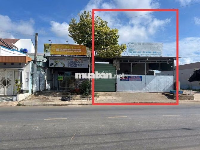 Bán nhà đất đối diện trạm VINFAST. 6 tỷ, 431m2, chính chủ hot!