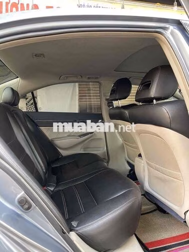 Honda Civic 2.0 Xám 5 chỗ