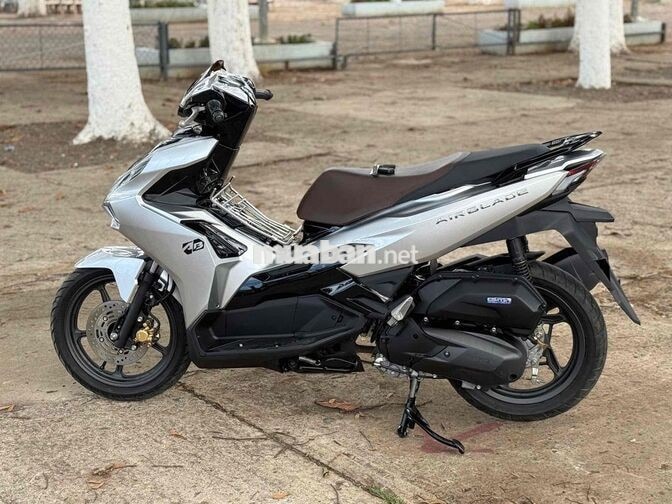 Honda Air Blade 160 ABS 2023 Bạc