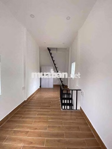Nhà mới xây sạch sẽ Nguyễn Văn Quá dt 2.5x6m 1 lầu 1 sân thượng đúc 