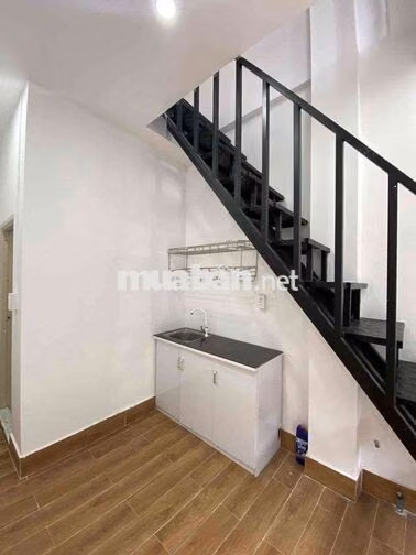Nhà mới xây sạch sẽ Nguyễn Văn Quá dt 2.5x6m 1 lầu 1 sân thượng đúc 