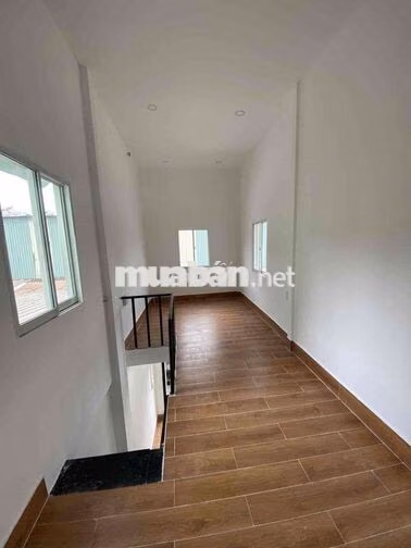 Nhà mới xây sạch sẽ Nguyễn Văn Quá dt 2.5x6m 1 lầu 1 sân thượng đúc 