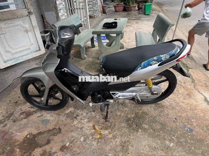 Xe số Honda màu Bạc