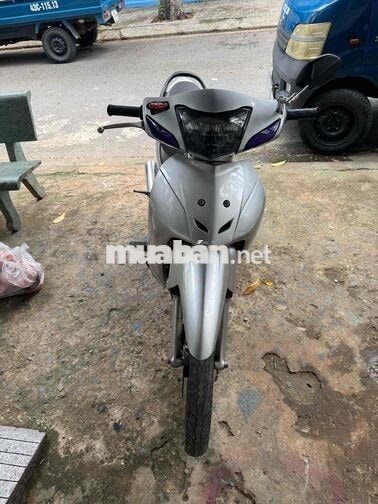 Xe số Honda màu Bạc