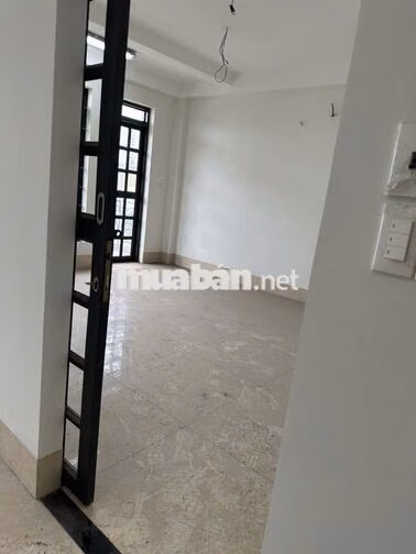 Cho thuê nhà xây mới nguyên căn mặt tiền đường 23