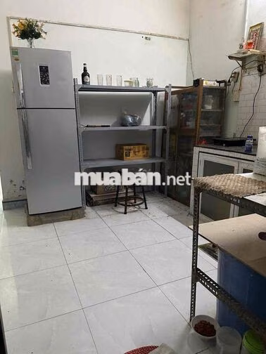 Bán nhà cấp 4 full nội thất 4x20 hẻm ba gác.