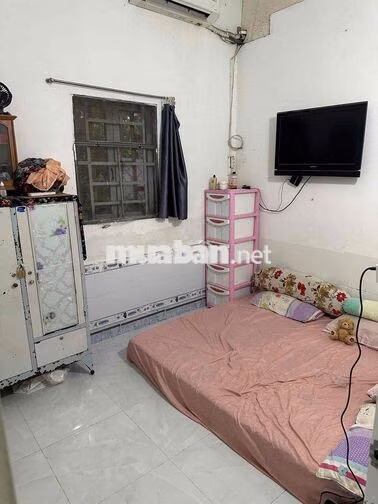 Bán nhà cấp 4 full nội thất 4x20 hẻm ba gác.
