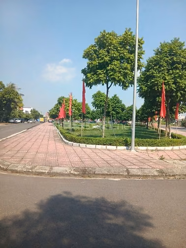 CHÍNH CHỦ BÁN LÔ ĐẤT VÀNG ĐẤU GIÁ - TRUNG TÂM THỊ TRẤN ME, GIA VIỄN