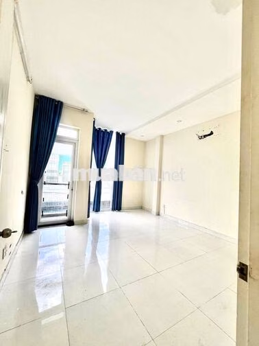 Cho Thuê Nhà DT 6x20 1Trệt 2Lầu 3Pn 4Wc Sân Rộng Ôtô Hẻm Xe Tải