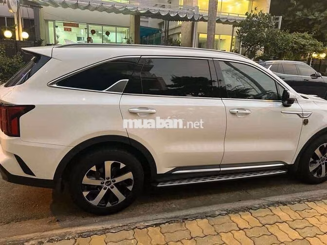 Kia Sorento Luxury 2022 Trắng 7 chỗ Dầu
