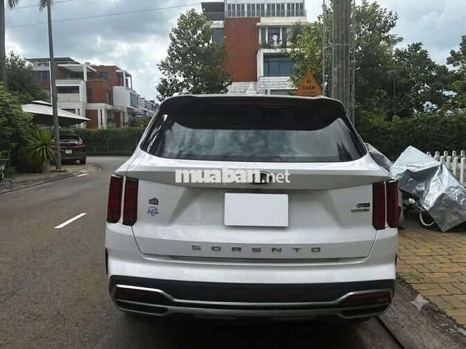 Kia Sorento Luxury 2022 Trắng 7 chỗ Dầu