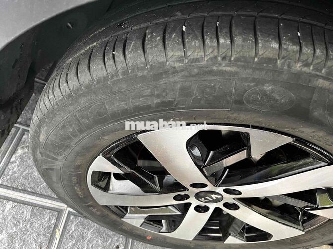 KIA Sorento Luxury 2022 Trắng 7 chỗ Dầu Tự động