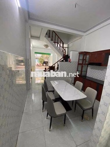 Nhà Lầu Trệt Gần VinCom 550, Giá chỉ 3ty680, Đường Ô Tô Thông