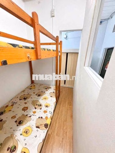 Phòng 1 người 2tr5 đầy đủ tiện nghi ngay trung tâm ngã tư hàng Xanh