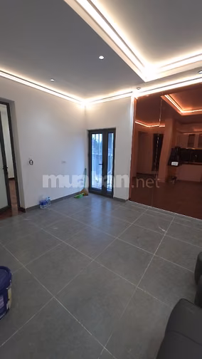 Cho thuê căn hộ tập thể tầng 3 mặt phố Đào Tấn, Linh Lang, Phường Cống