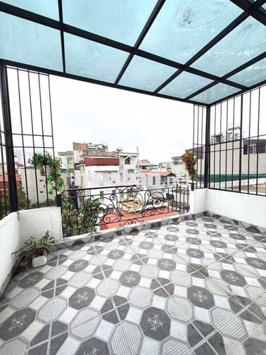 BÁN NHÀ PHỐ GIẢI PHÓNG, 35M2, 6 TẦNG, THANG MÁY, VF3 ĐỖ CỬA, HƠN 8TỶ