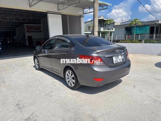 Hyundai Accent 2012 Số tự động Xám