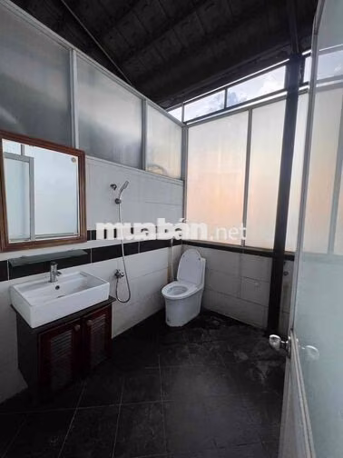 Nguyên căn MT Hoàng Sa làm văn phòng Cty, kinh doanh, CHDV
