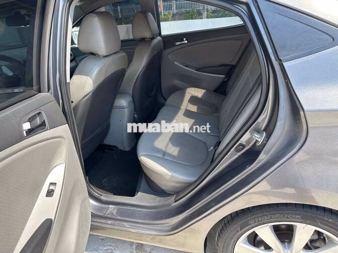 Hyundai Accent 2012 Số tự động Xám