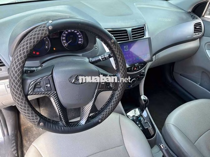 Hyundai Accent 2012 Số tự động Xám