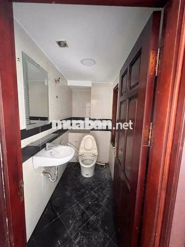 Nguyên căn MT Hoàng Sa làm văn phòng Cty, kinh doanh, CHDV