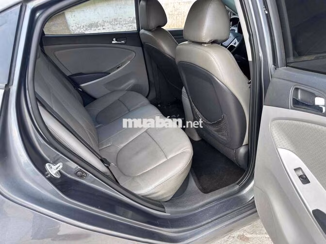 Hyundai Accent 2012 Số tự động Xám