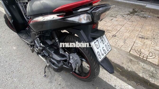 Yamaha Nouvo 6 Tự động màu Đen bs 67 ag