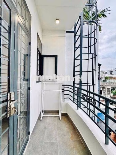 bán nhà xây mới 100% 4 tầng 8 phòng chdv 11ty680 tl