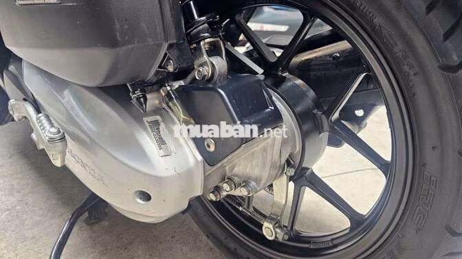 Honda Click Trắng đỏ 16128 km