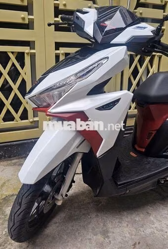 Honda Click Trắng đỏ 16128 km