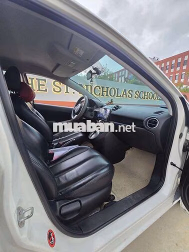 Mazda 2S Trắng 5 chỗ