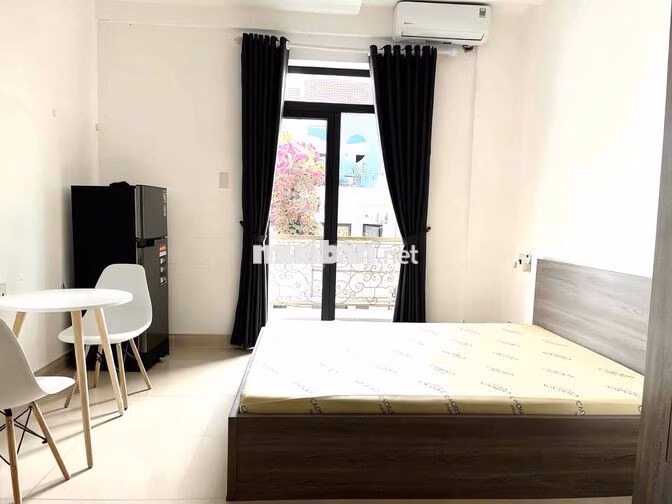 Trống sẵn căn hộ 35m2 ban công mới ngay Hoàng Hoa Thám gần chợ Cây Qéo