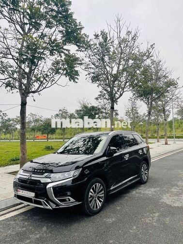 Mitsubishi Outlander 2.0 Premium 2022 Đen full lsu