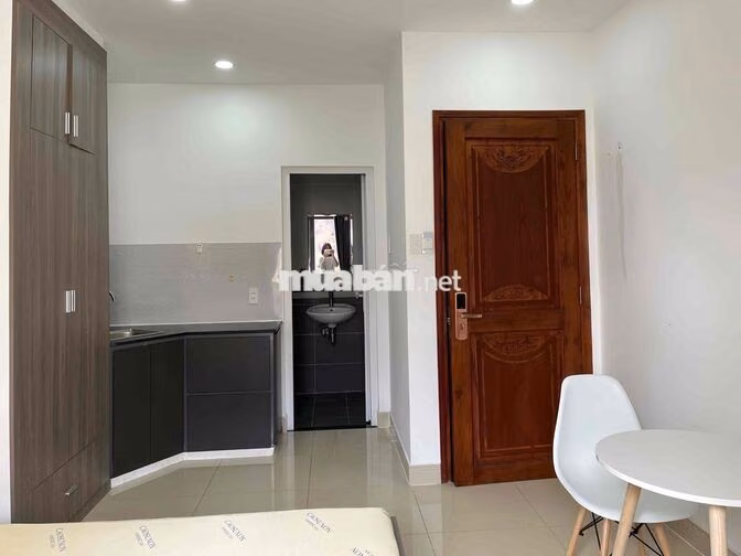 Trống sẵn căn hộ 35m2 ban công mới ngay Hoàng Hoa Thám gần chợ Cây Qéo