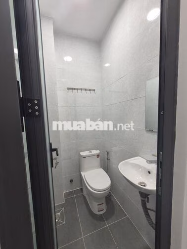NHÀ ĐẸP Q7- HẺM 4m- 3,4 x 8m- 3 LẦU - CHỈ 3 TỶ NHỈNH